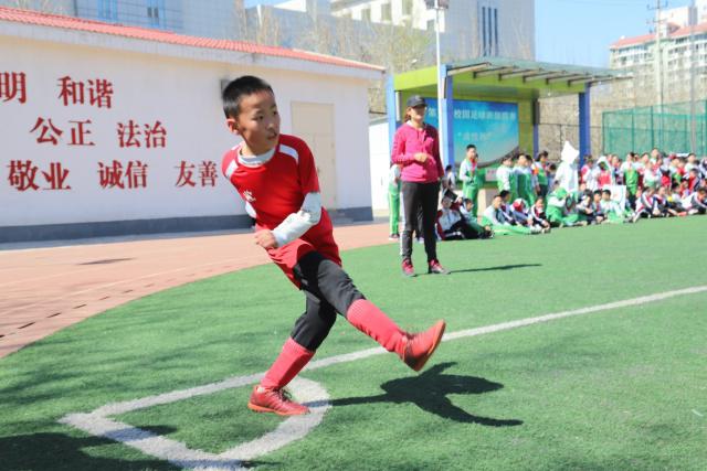 法国队官方媒体恭喜姆巴佩入选FIFPRO年度最佳